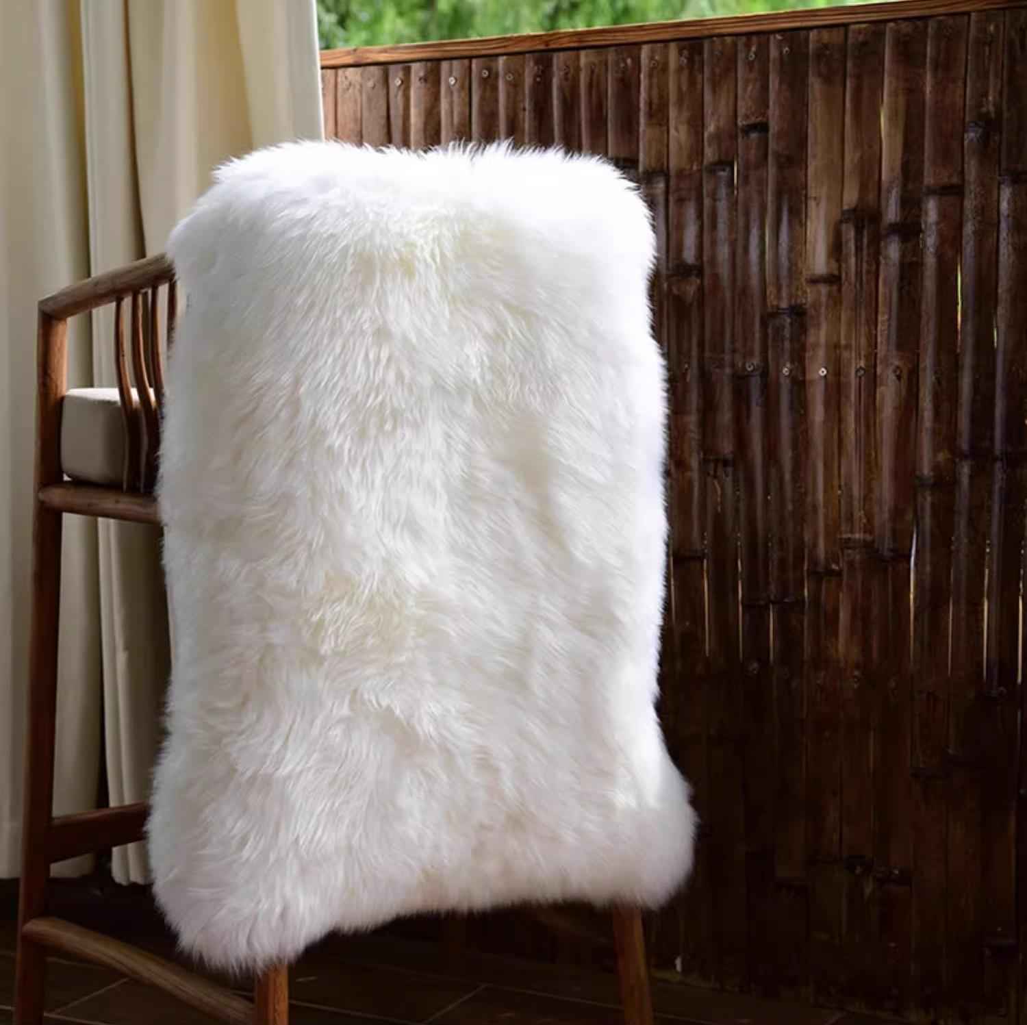 Natural New Zealand Sheepskin Rug 2x3 | Single Pelt | Ultra-Soft Thick Wool | Undyed & Formaldehyde-Free | Nursery-Safe